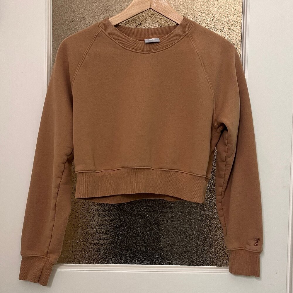 Aritzia TNA Cozy Fleece Perfect Cropped Raglan Sweatshirt in Tan, S - Size Small